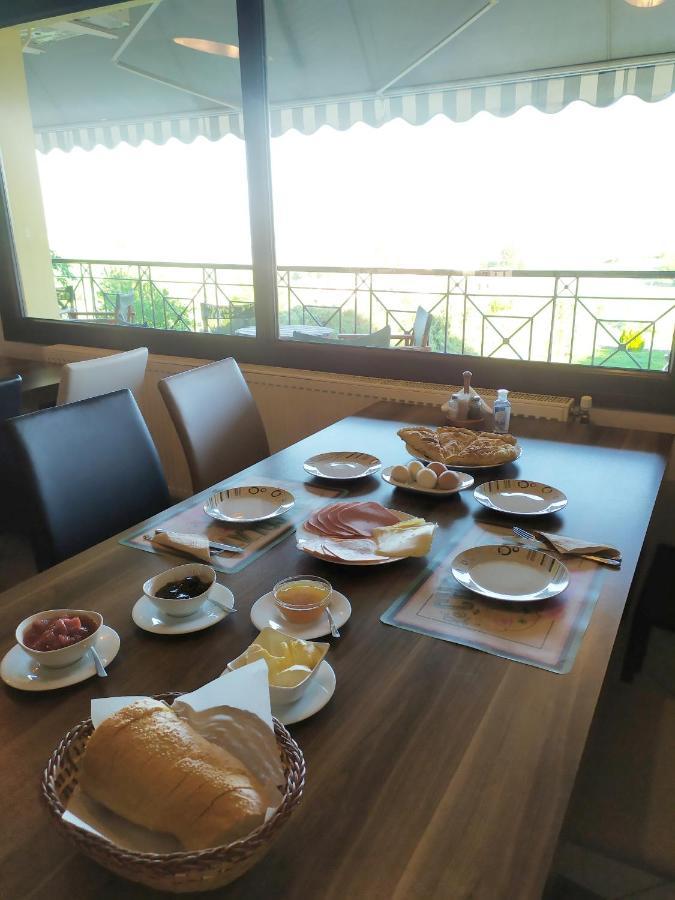 Smallhotel - Vevi ภายนอก รูปภาพ
