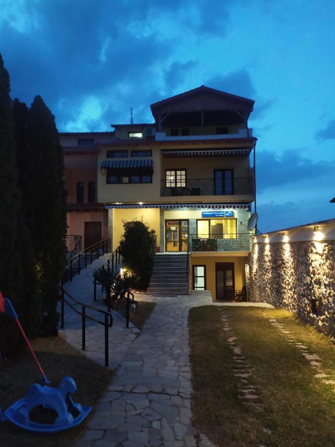 Smallhotel - Vevi ภายนอก รูปภาพ
