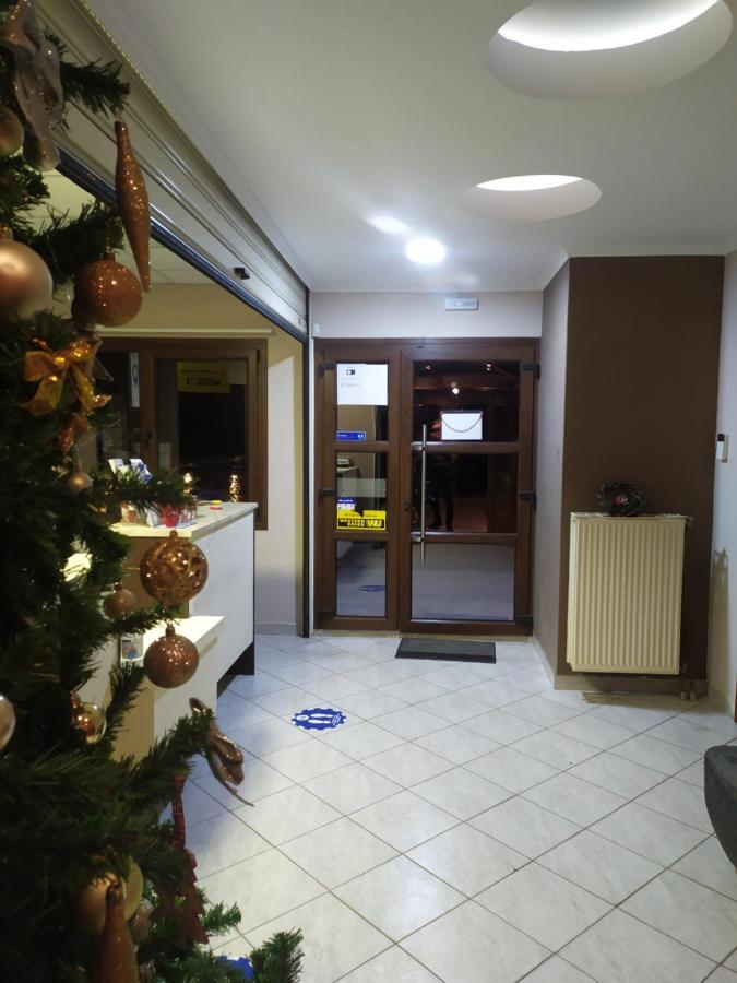 Smallhotel - Vevi ภายนอก รูปภาพ