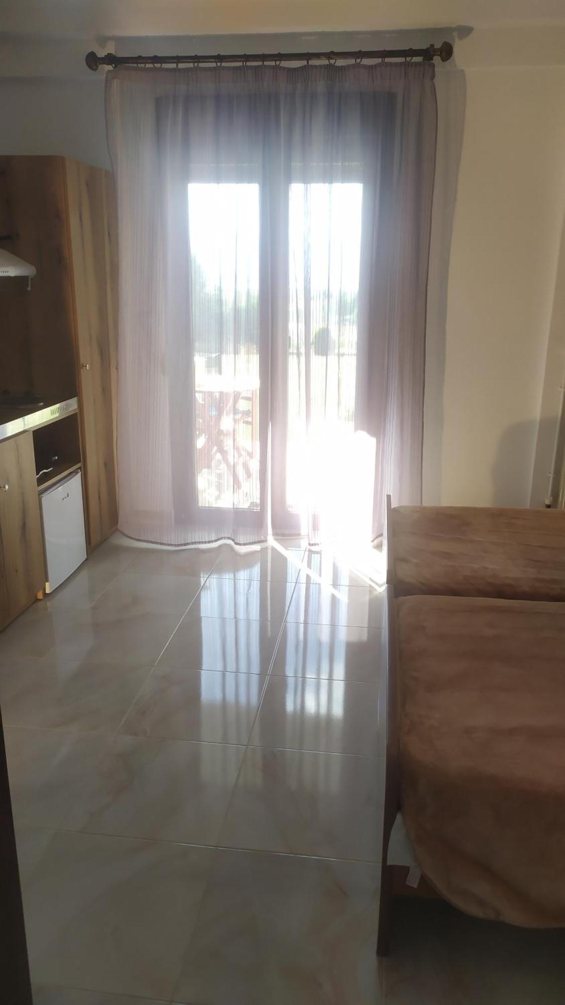 Smallhotel - Vevi ภายนอก รูปภาพ