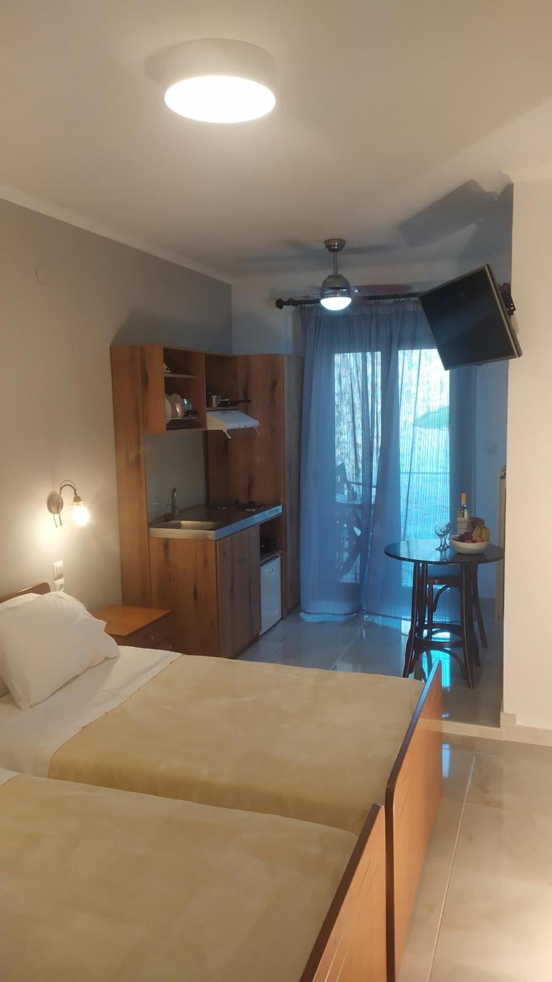 Smallhotel - Vevi ภายนอก รูปภาพ
