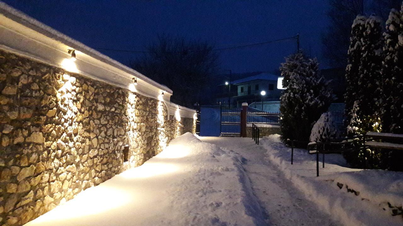 Smallhotel - Vevi ภายนอก รูปภาพ