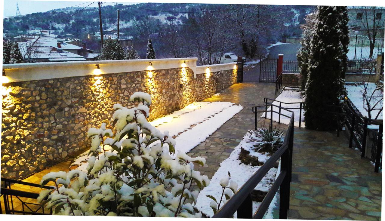 Smallhotel - Vevi ภายนอก รูปภาพ